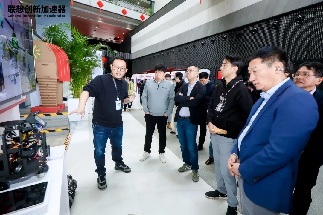 okooo澳客亮相联想创新加速器开放日，以消费级物理AI大脑平台助推家用机器人产业生态化 
